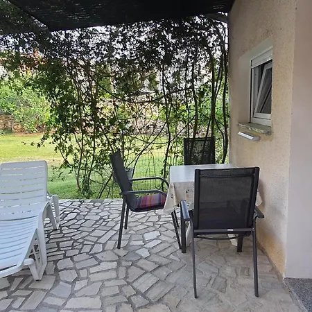 Vesna Avsec - *