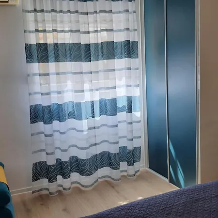 Vesna Avsec - *